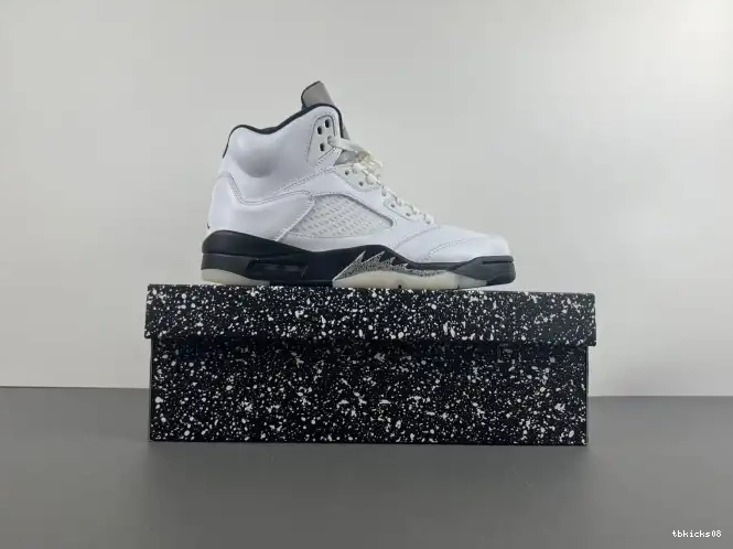 Rep TBkick JORDAN 'WHITE RETRO BLACK' DD0587-110 5 AIR 0420